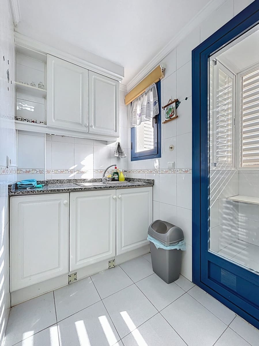 Apartamento de 2 habitaciones en Albir en venta con piscina - 310.000 € (Ref: 9782404)