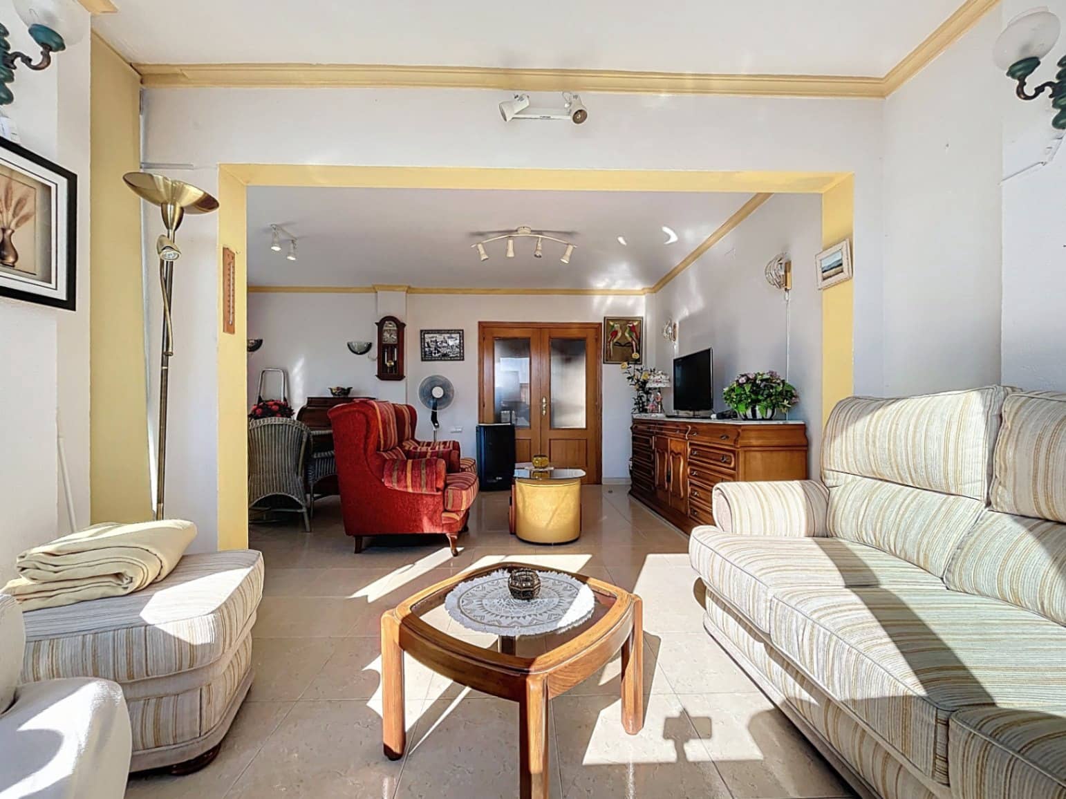 Apartamento de 2 habitaciones en Albir en venta con piscina - 310.000 € (Ref: 9782404)