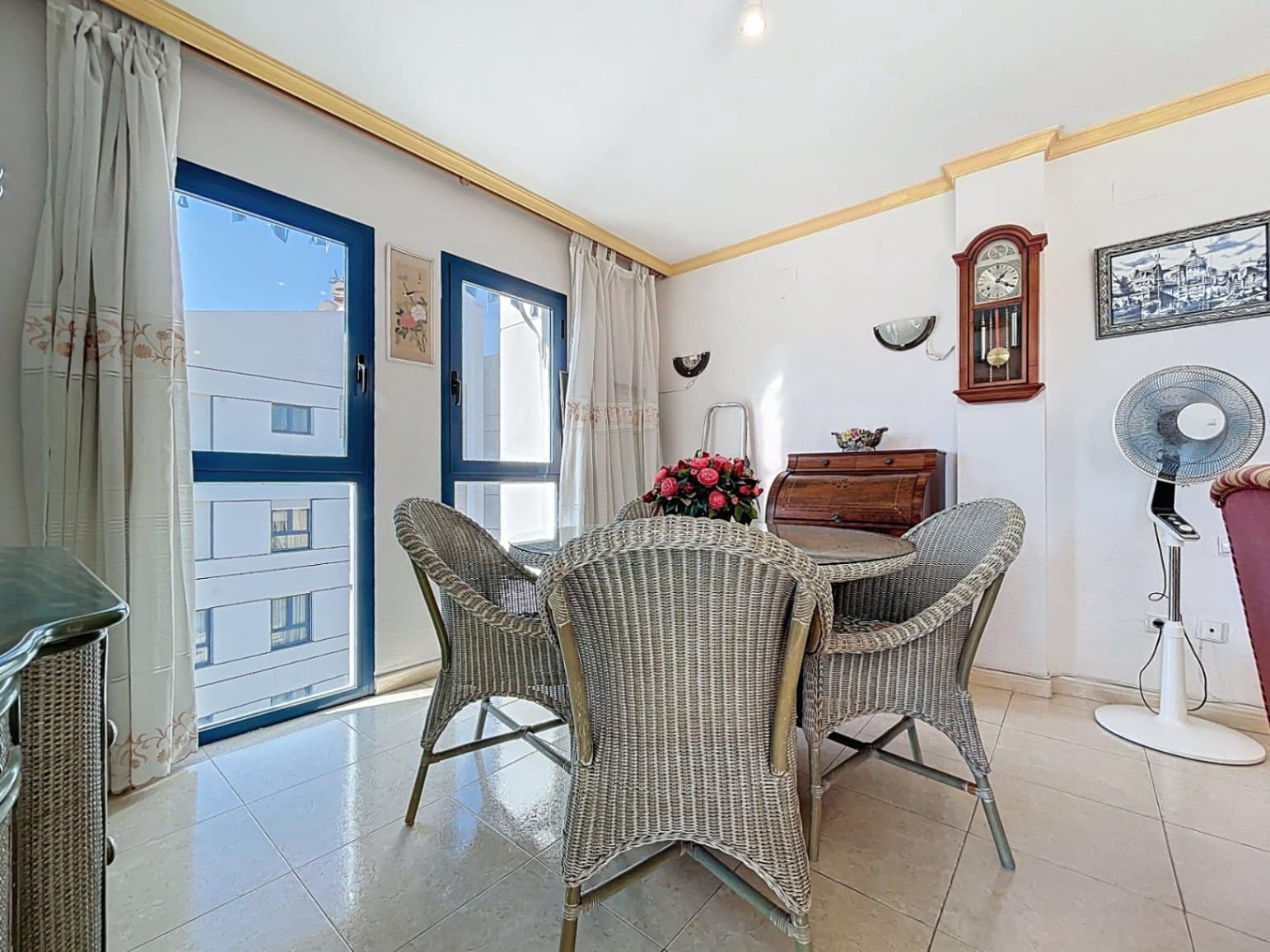 Apartamento de 2 habitaciones en Albir en venta con piscina - 310.000 € (Ref: 9782404)