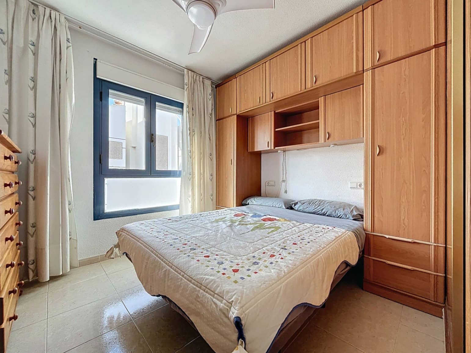 Apartamento de 2 habitaciones en Albir en venta con piscina - 310.000 € (Ref: 9782404)