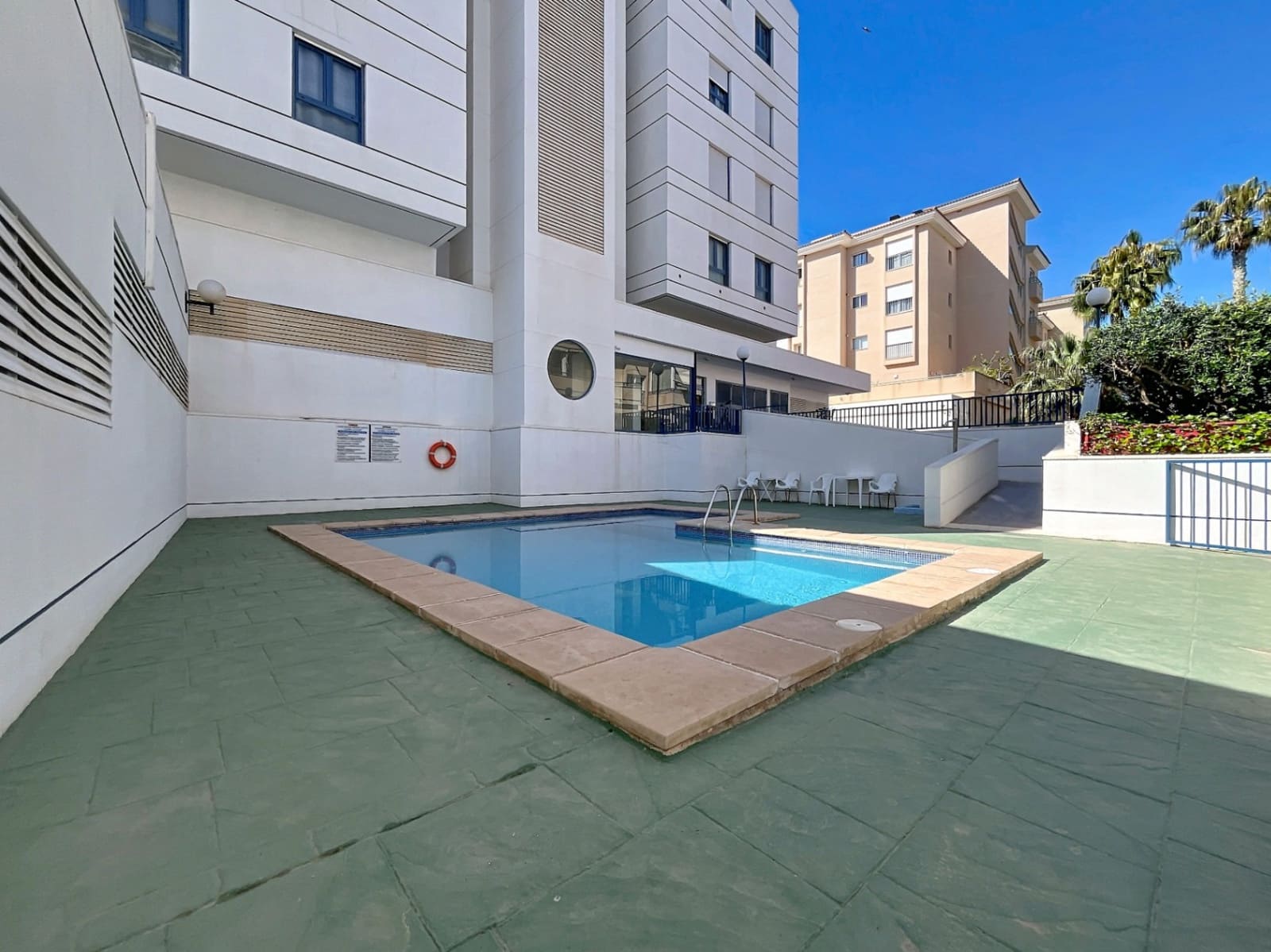 Apartamento de 2 habitaciones en Albir en venta con piscina - 310.000 € (Ref: 9782404)