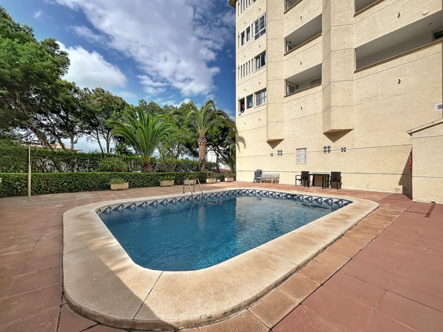 2 bedroom Apartment for rent in Albir with pool garage - € 1,800 (Ref: 9844467)