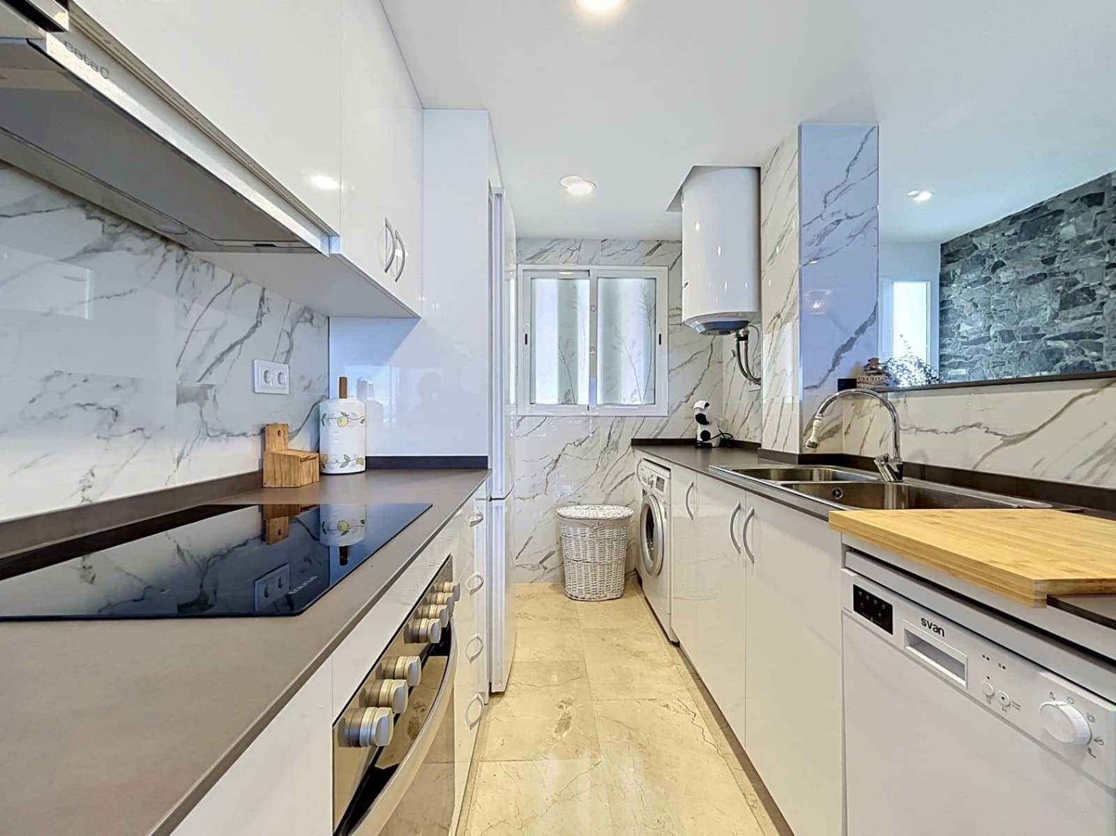 2 bedroom Apartment for rent in Albir with pool garage - € 1,800 (Ref: 9844467)