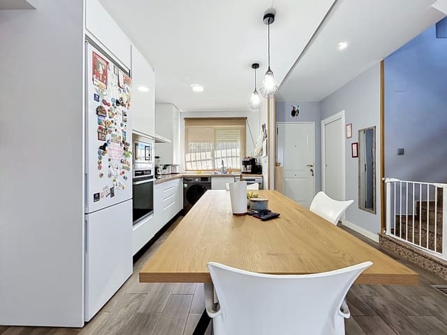 3 soveværelse Bungalow til salg i Polop med swimmingpool garage - € 315.000 (Ref: 9849824)