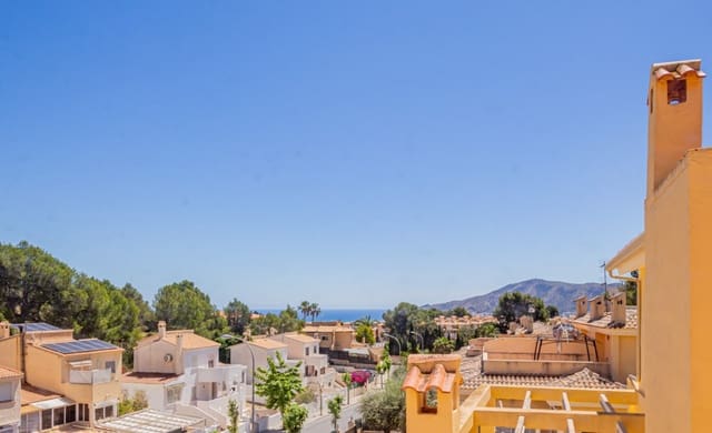 4 soveværelse Villa til salg i La Nucia Pueblo  , La Nucia med swimmingpool garage - € 490.000 (Ref: 9850476)