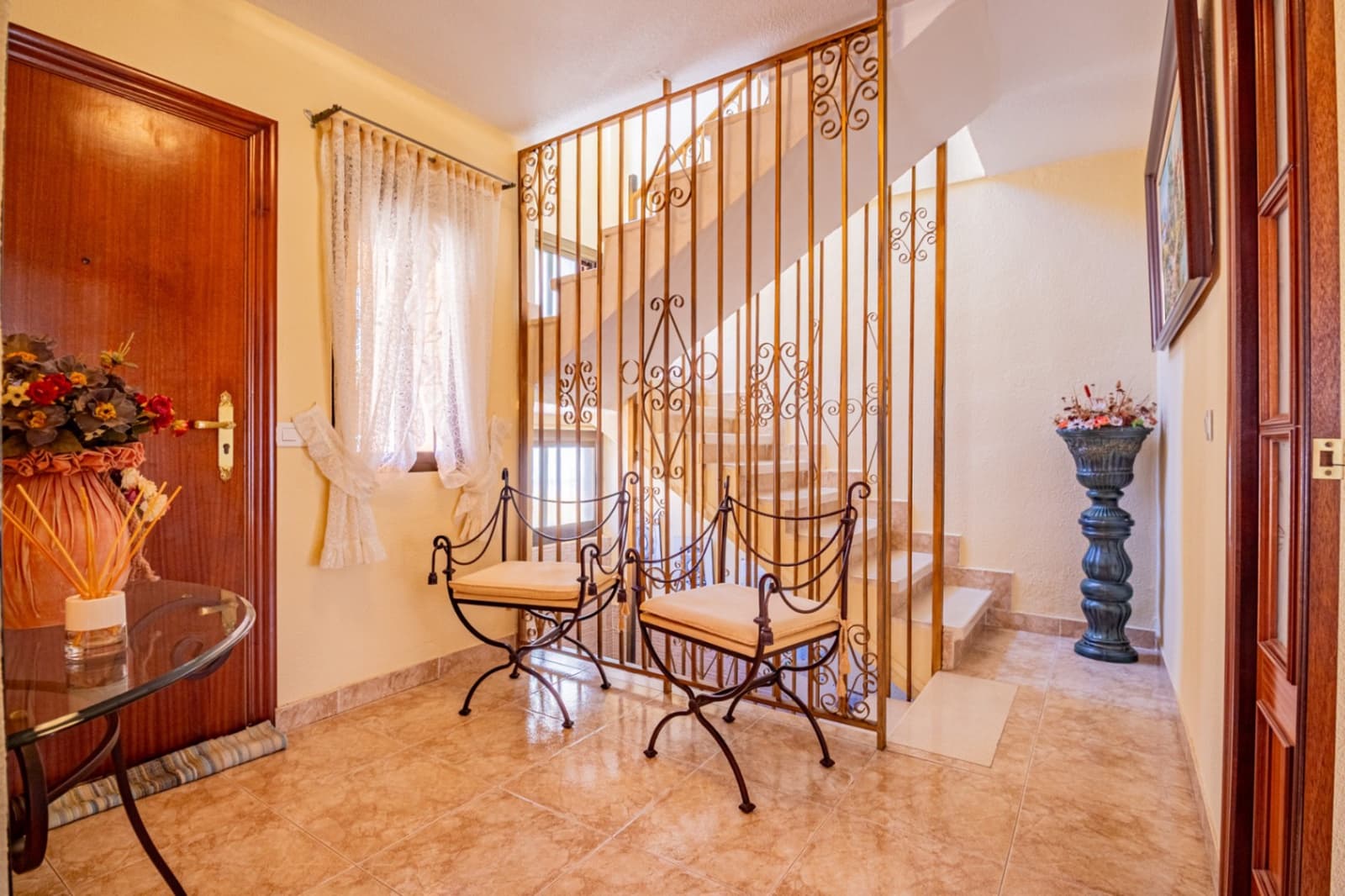 4 soveværelse Villa til salg i La Nucia med swimmingpool garage - € 490.000 (Ref: 9850476)