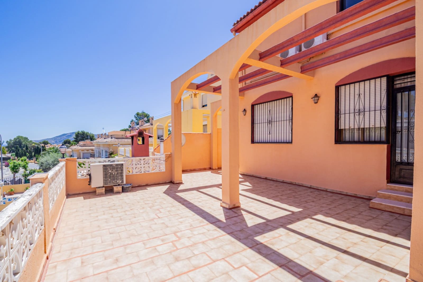 4 soveværelse Villa til salg i La Nucia med swimmingpool garage - € 490.000 (Ref: 9850476)