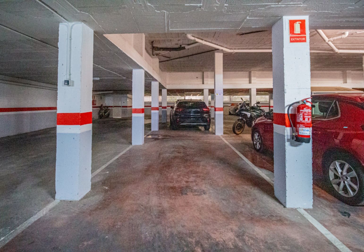 Garage til leje i Albir - € 100 (Ref: 9879858)