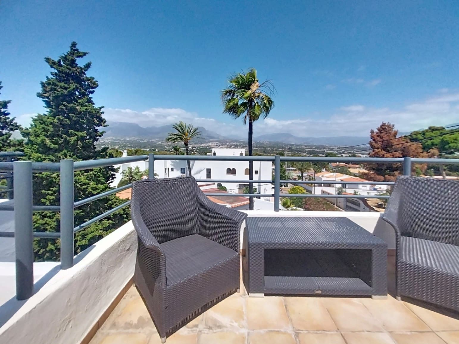 4 slaapkamer Halfvrijstaande villa te koop in Albir met zwembad garage - € 575.000 (Ref: 9879999)