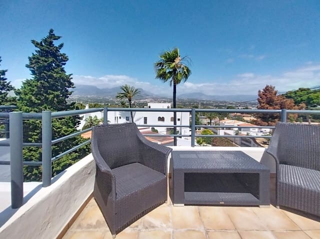 4 slaapkamer Halfvrijstaande villa te koop in Albir, Alfaz del Pi / L'Alfàs del Pi met zwembad garage - € 575.000 (Ref: 9879999)