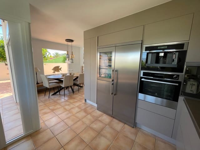 4 quarto Moradia Geminada para venda em Albir, Alfaz del Pi / L'Alfàs del Pi com piscina garagem - 575 000 € (Ref: 9879999)