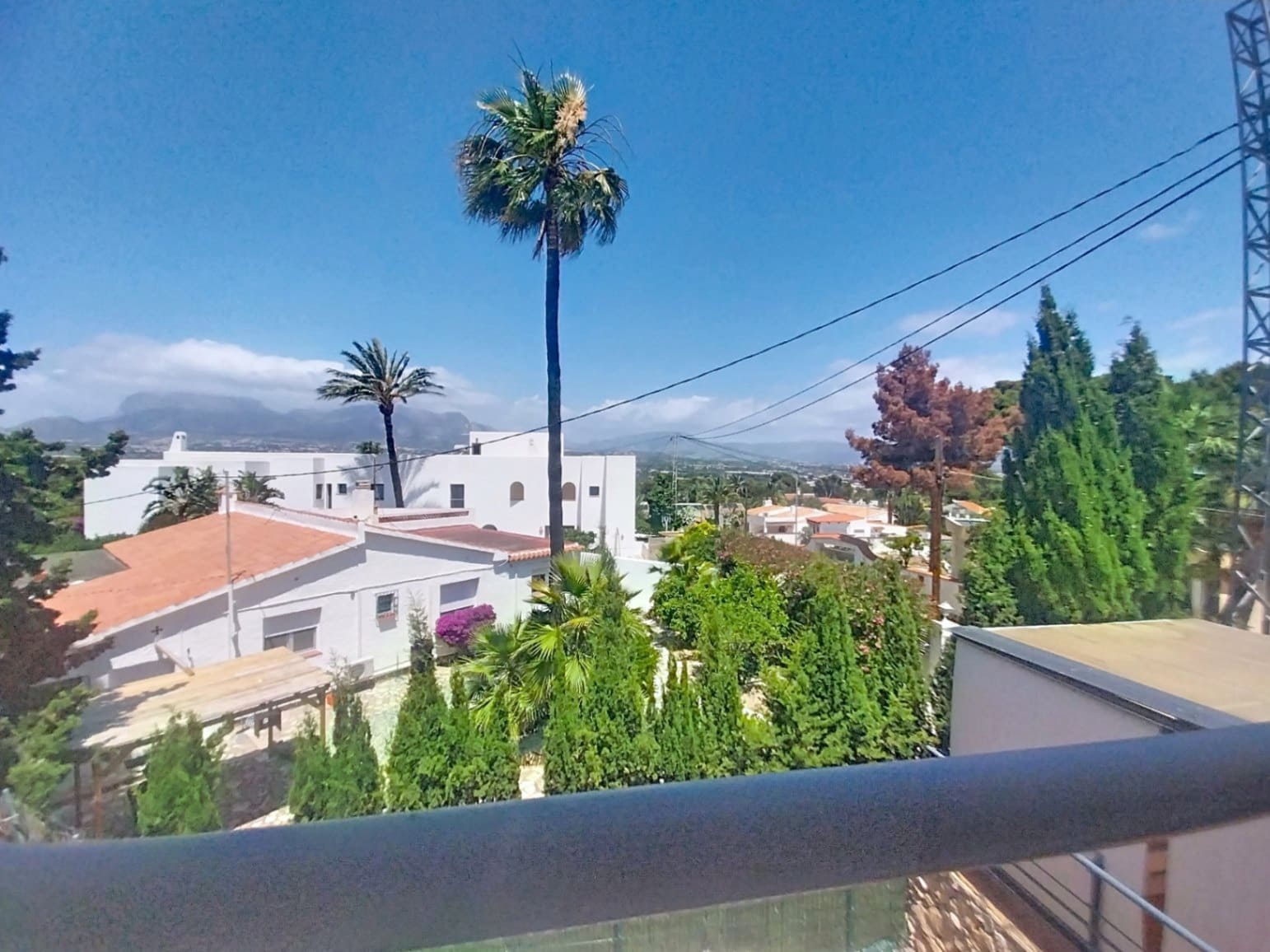 4 slaapkamer Halfvrijstaande villa te koop in Albir met zwembad garage - € 575.000 (Ref: 9879999)
