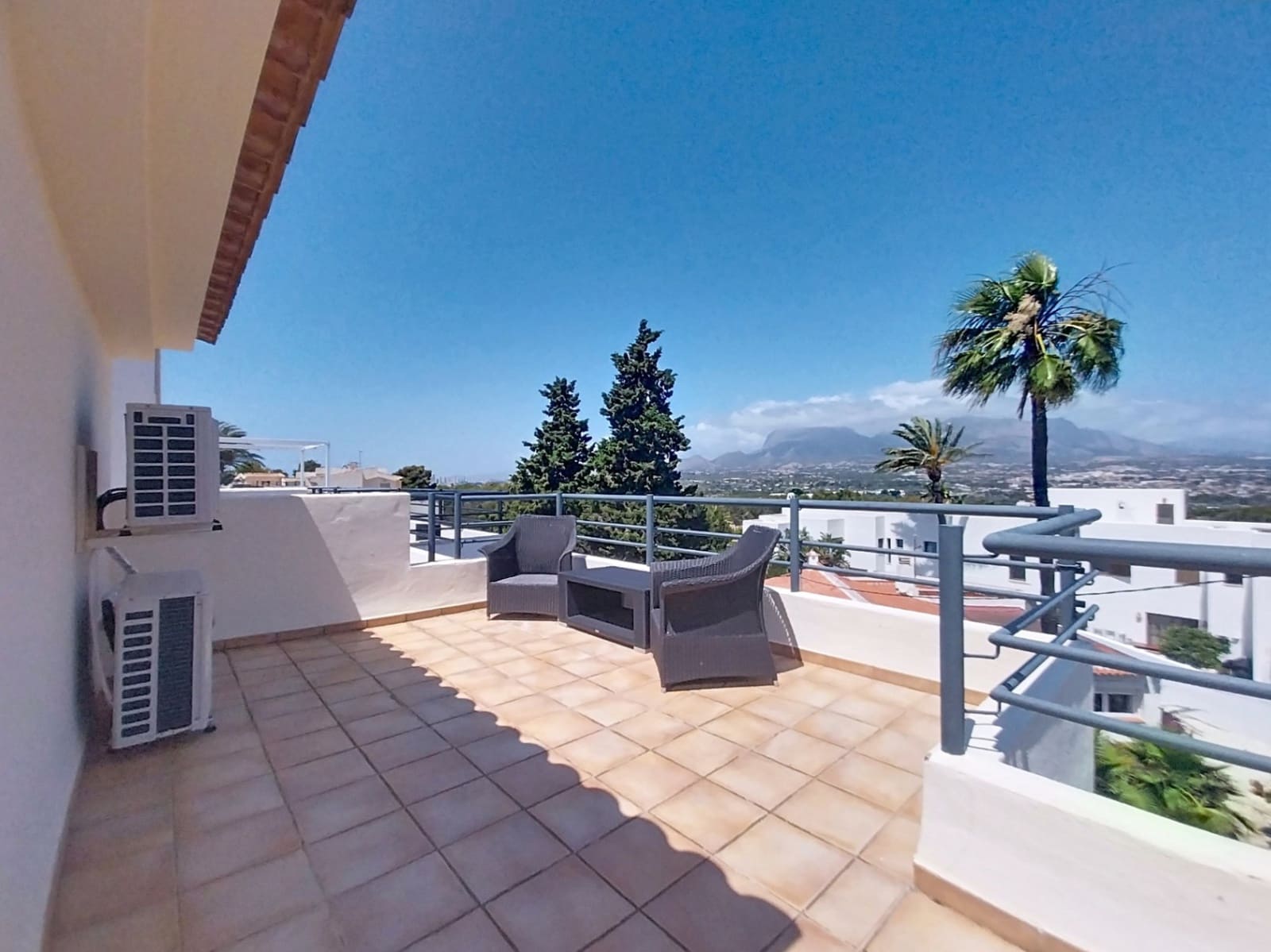 4 slaapkamer Halfvrijstaande villa te koop in Albir met zwembad garage - € 575.000 (Ref: 9879999)
