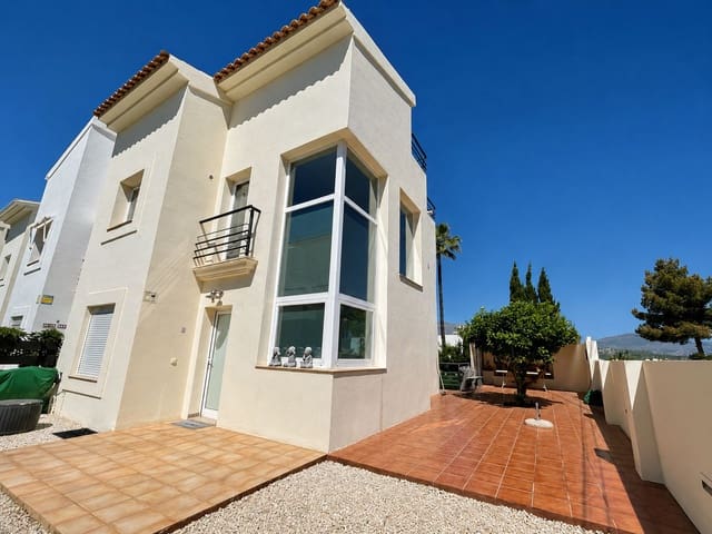 Pareado de 4 habitaciones en Albir, Alfaz del Pi / L'Alfàs del Pi en venta con piscina garaje - 575.000 € (Ref: 9879999)