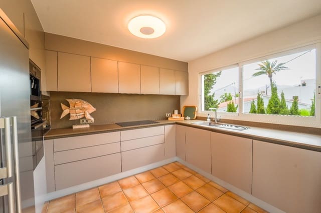4 soveværelse Semi-Rækkehus til salg i Albir, Alfaz del Pi / L'Alfàs del Pi med swimmingpool garage - € 575.000 (Ref: 9879999)