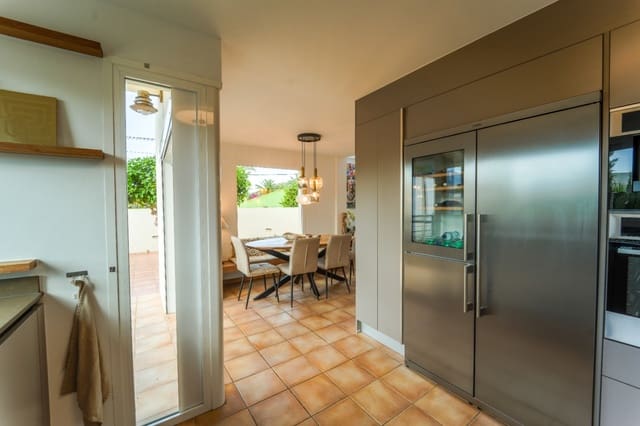 4 soveværelse Semi-Rækkehus til salg i Albir, Alfaz del Pi / L'Alfàs del Pi med swimmingpool garage - € 575.000 (Ref: 9879999)