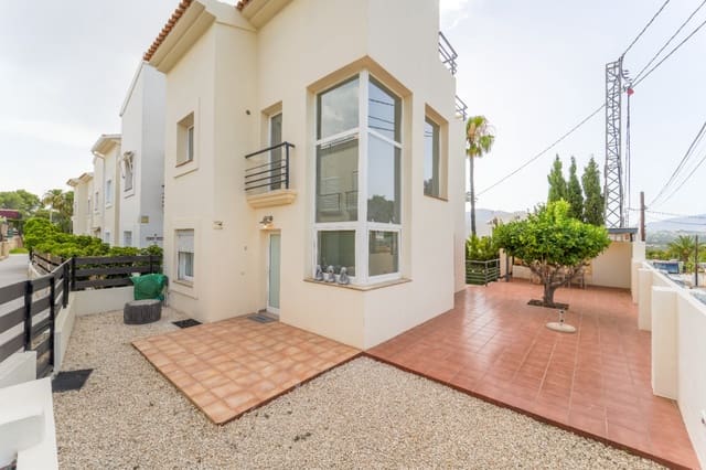 4 soveværelse Semi-Rækkehus til salg i Albir, Alfaz del Pi / L'Alfàs del Pi med swimmingpool garage - € 575.000 (Ref: 9879999)