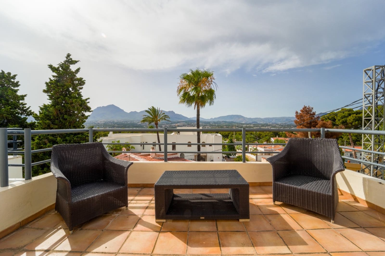 4 slaapkamer Halfvrijstaande villa te koop in Albir met zwembad garage - € 575.000 (Ref: 9879999)