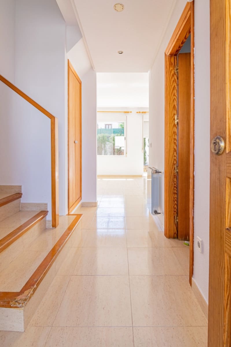 3 bedroom Bungalow for rent in Albir with pool garage - € 1,600 (Ref: 9934452)