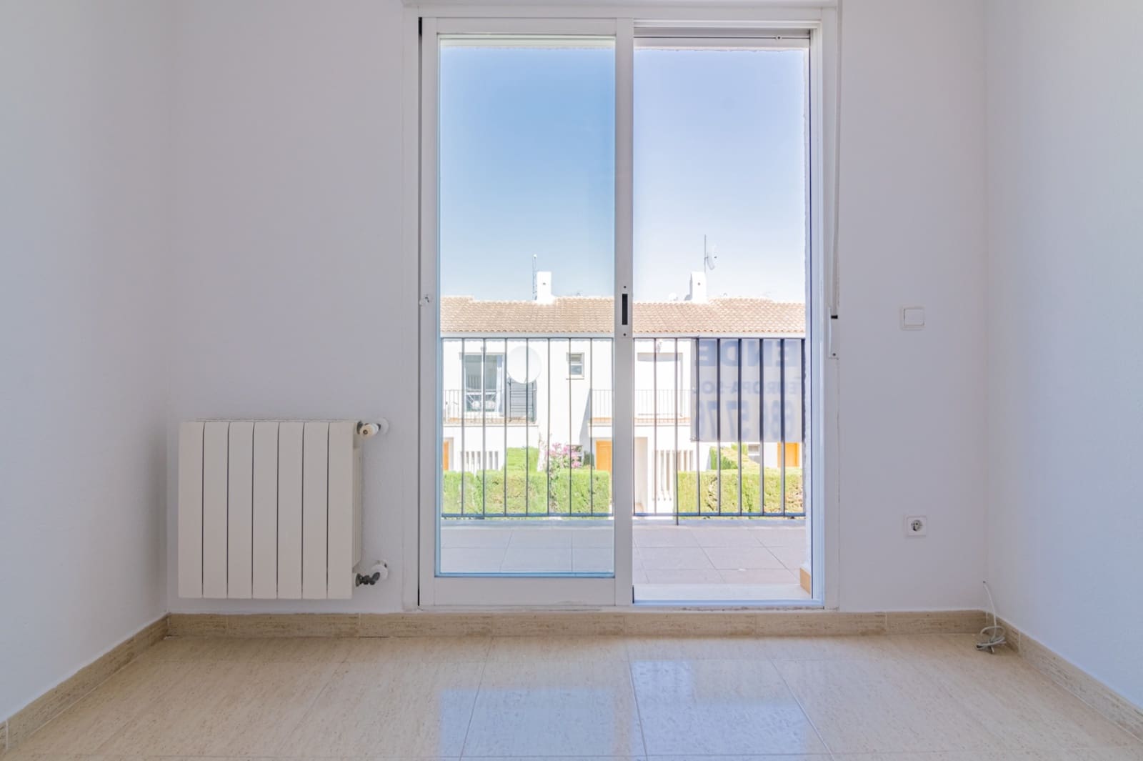 3 bedroom Bungalow for rent in Albir with pool garage - € 1,600 (Ref: 9934452)