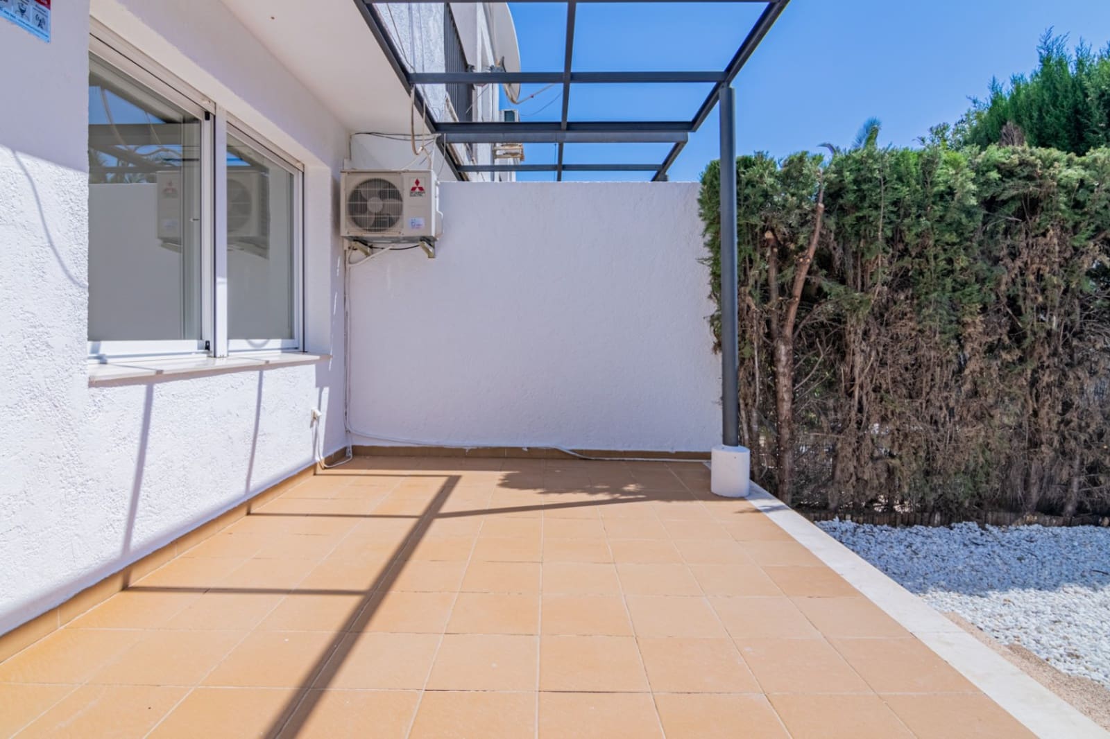 3 bedroom Bungalow for rent in Albir with pool garage - € 1,600 (Ref: 9934452)