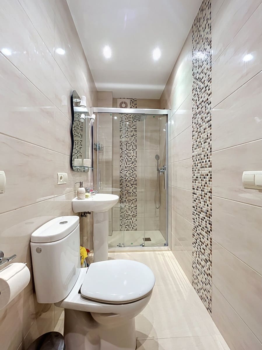 5 sypialnia Willa na sprzedaż w Callosa d'En Sarria z basenem garażem - 745 000 € (Ref: 9937102)
