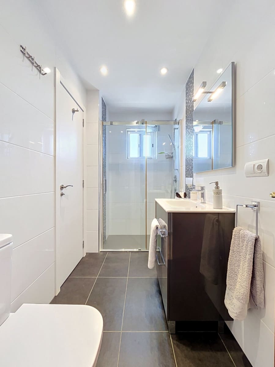 5 sypialnia Willa na sprzedaż w Callosa d'En Sarria z basenem garażem - 745 000 € (Ref: 9937102)