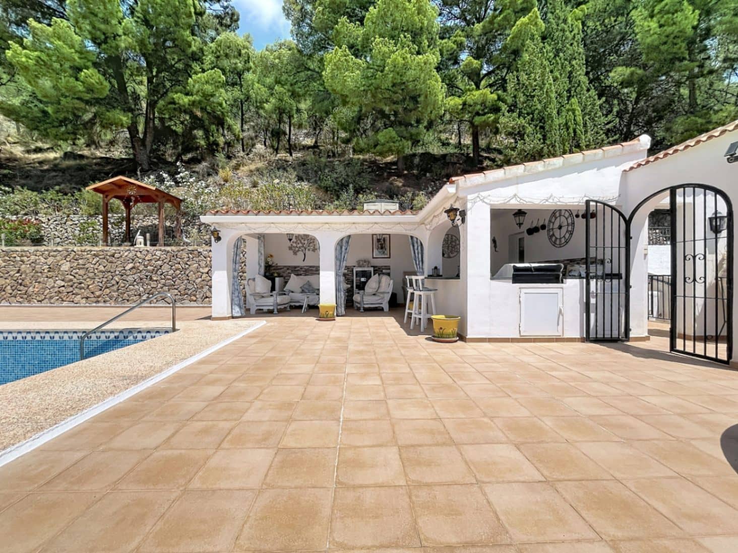 5 sypialnia Willa na sprzedaż w Callosa d'En Sarria z basenem garażem - 745 000 € (Ref: 9937102)