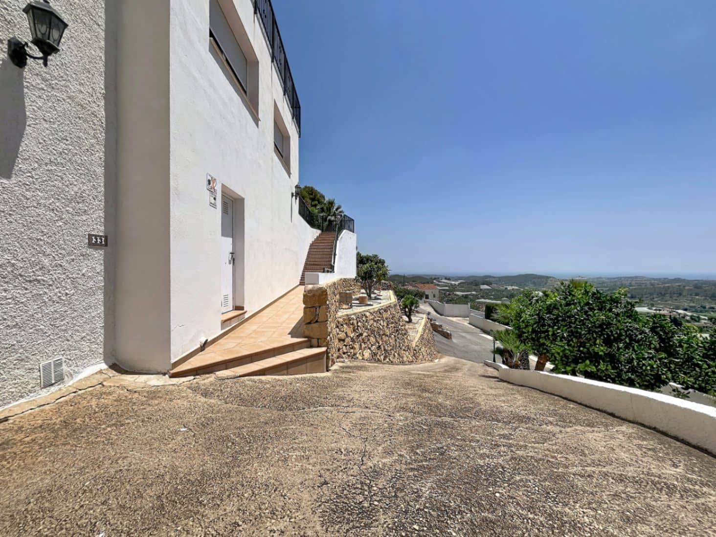 5 sypialnia Willa na sprzedaż w Callosa d'En Sarria z basenem garażem - 745 000 € (Ref: 9937102)