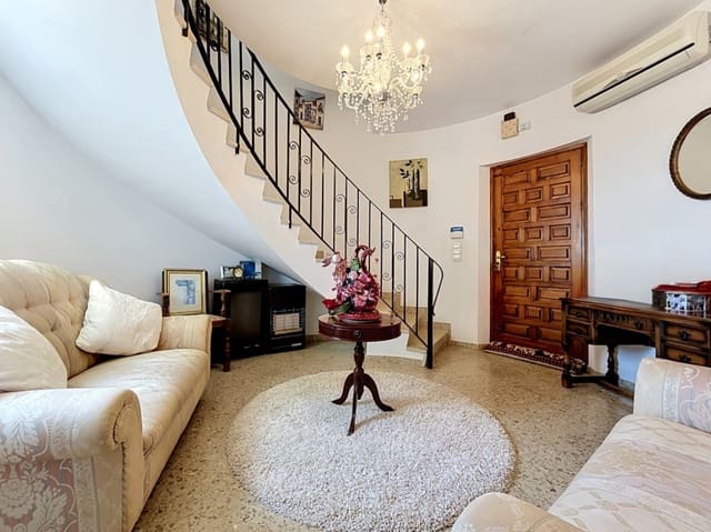 5 sypialnia Willa na sprzedaż w Callosa d'En Sarrià z basenem garażem - 745 000 € (Ref: 9937102)