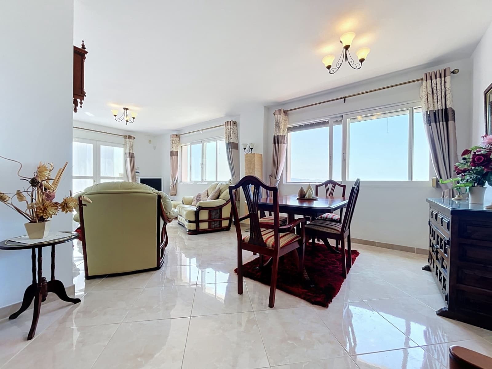5 sypialnia Willa na sprzedaż w Callosa d'En Sarria z basenem garażem - 745 000 € (Ref: 9937102)