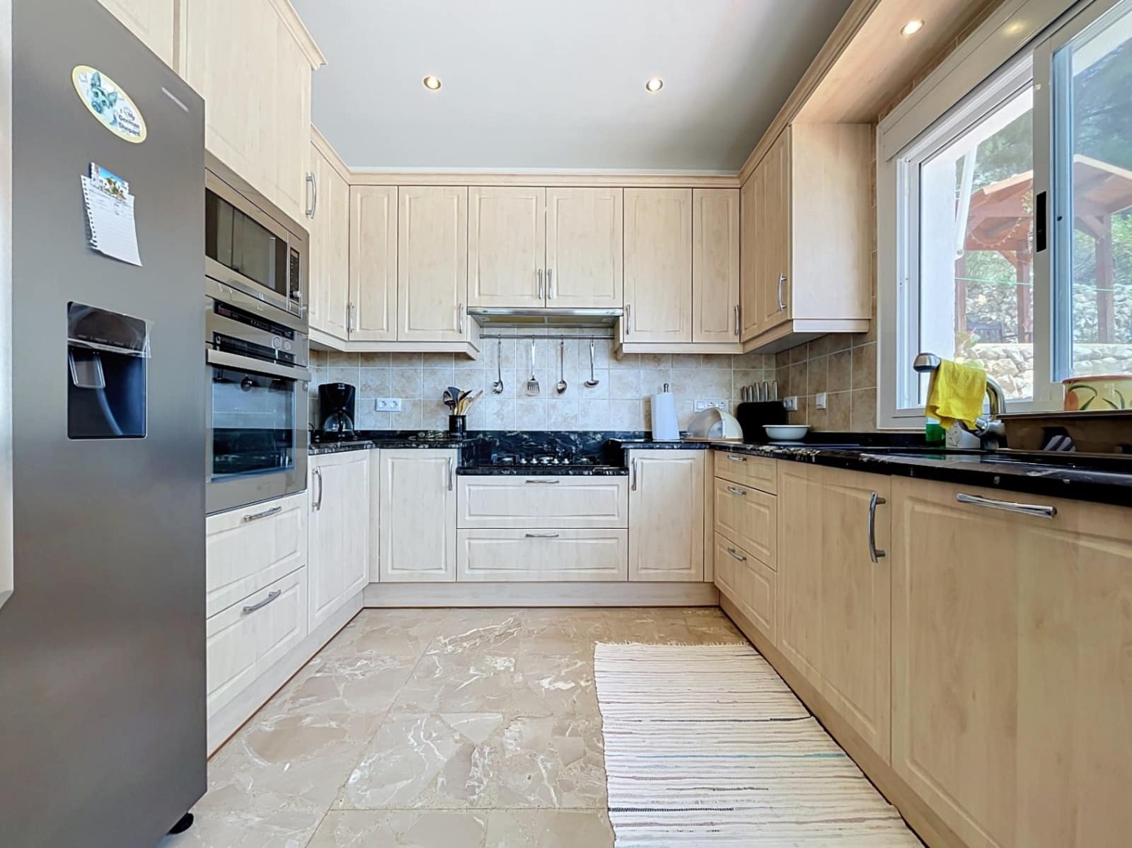 5 sypialnia Willa na sprzedaż w Callosa d'En Sarria z basenem garażem - 745 000 € (Ref: 9937102)