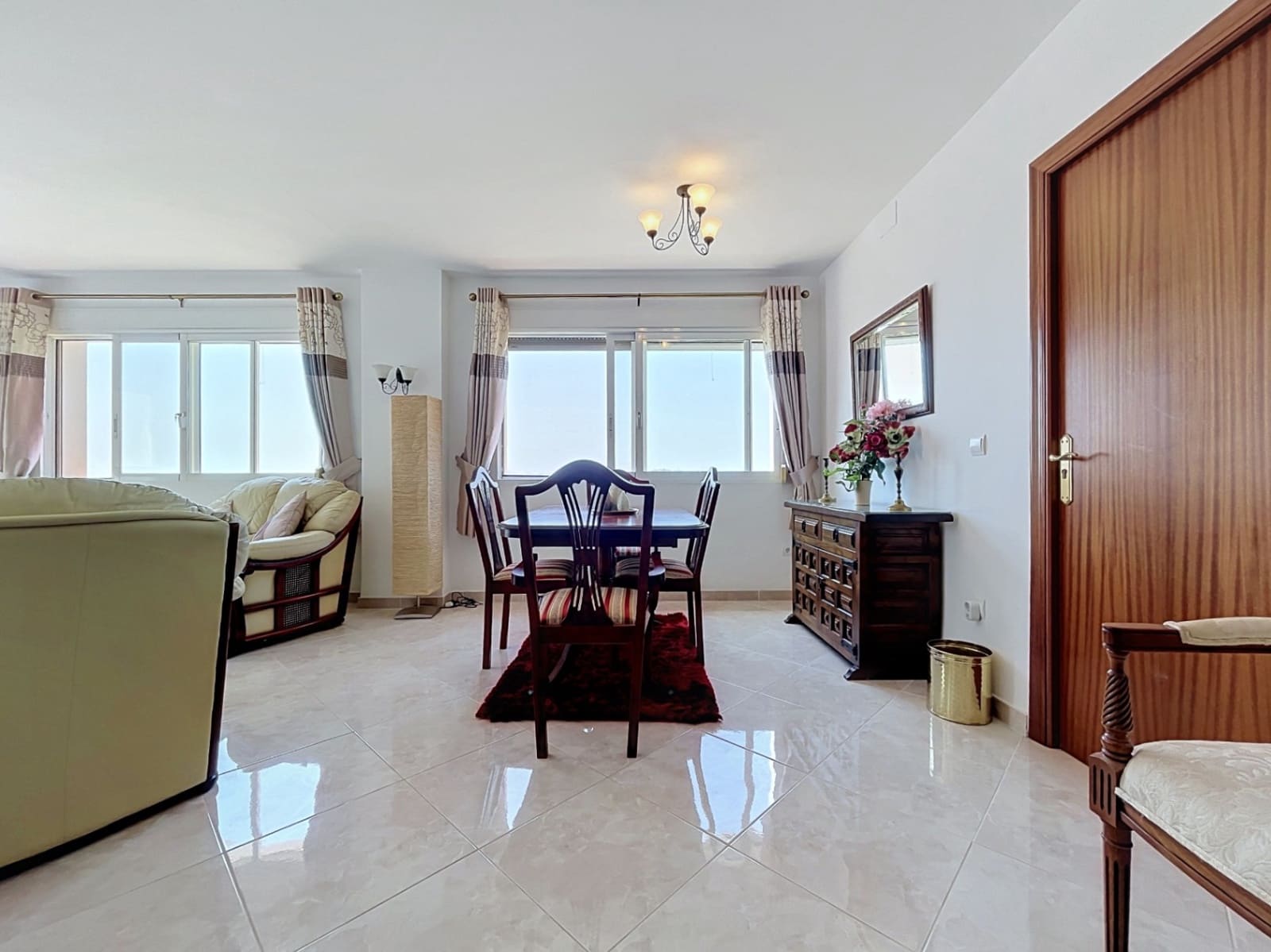 5 sypialnia Willa na sprzedaż w Callosa d'En Sarria z basenem garażem - 745 000 € (Ref: 9937102)