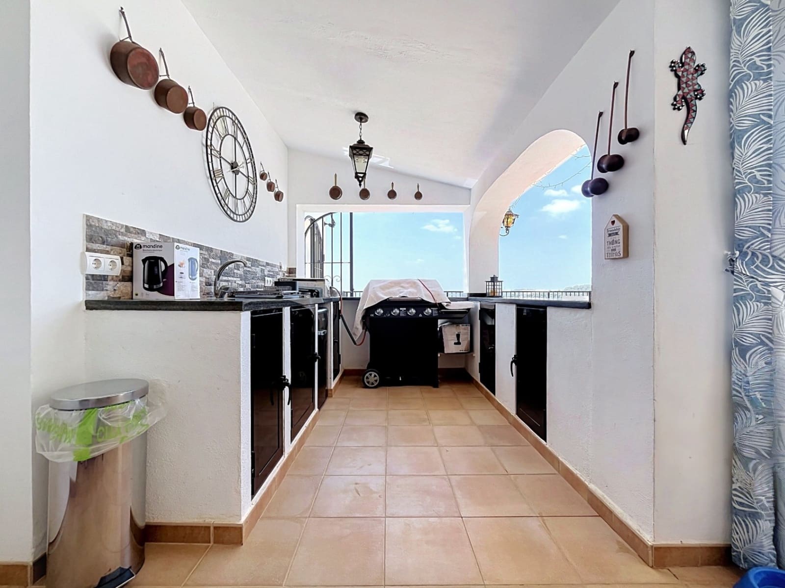5 sypialnia Willa na sprzedaż w Callosa d'En Sarria z basenem garażem - 745 000 € (Ref: 9937102)