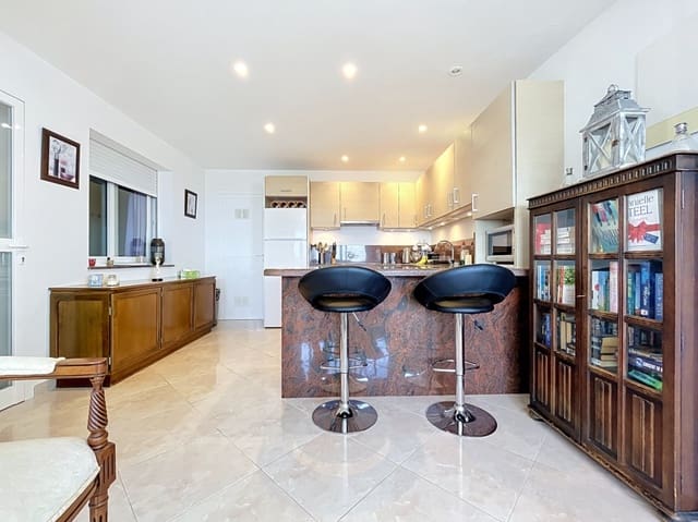 5 sypialnia Willa na sprzedaż w Callosa d'En Sarrià z basenem garażem - 745 000 € (Ref: 9937102)
