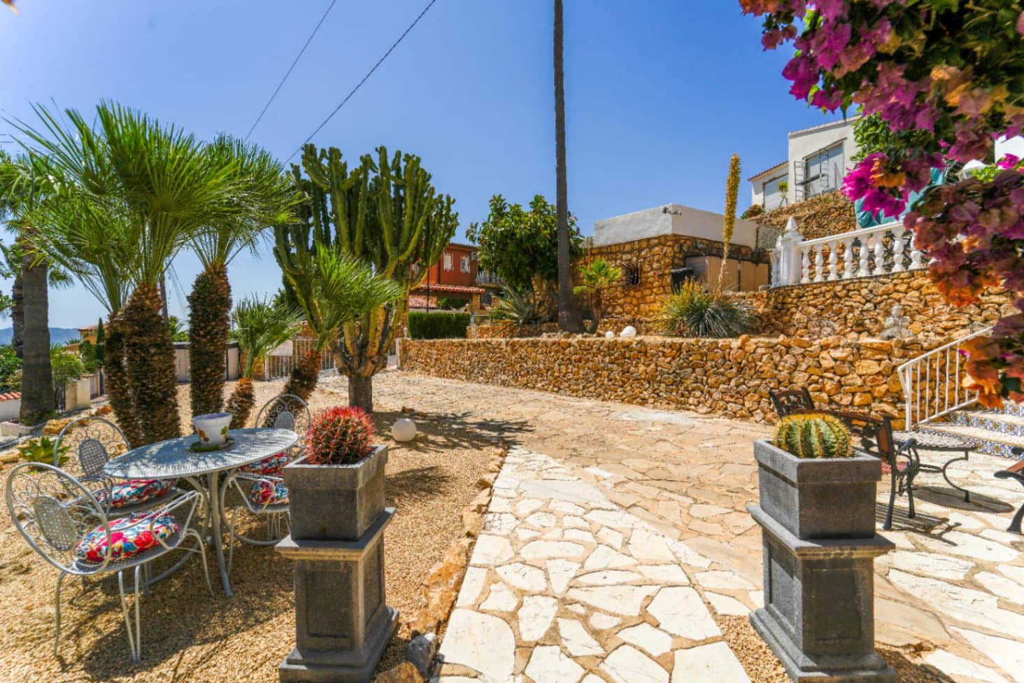 5 bedroom Villa for sale in La Nucia with pool garage - € 535,000 (Ref: 9941513)