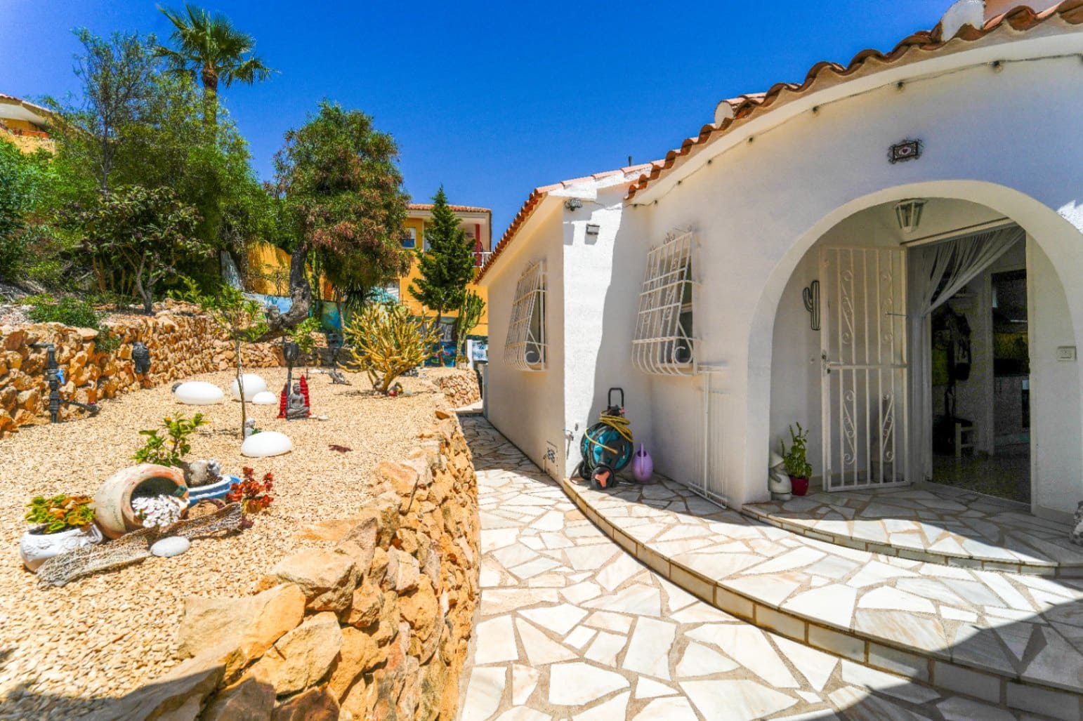 5 bedroom Villa for sale in La Nucia with pool garage - € 535,000 (Ref: 9941513)