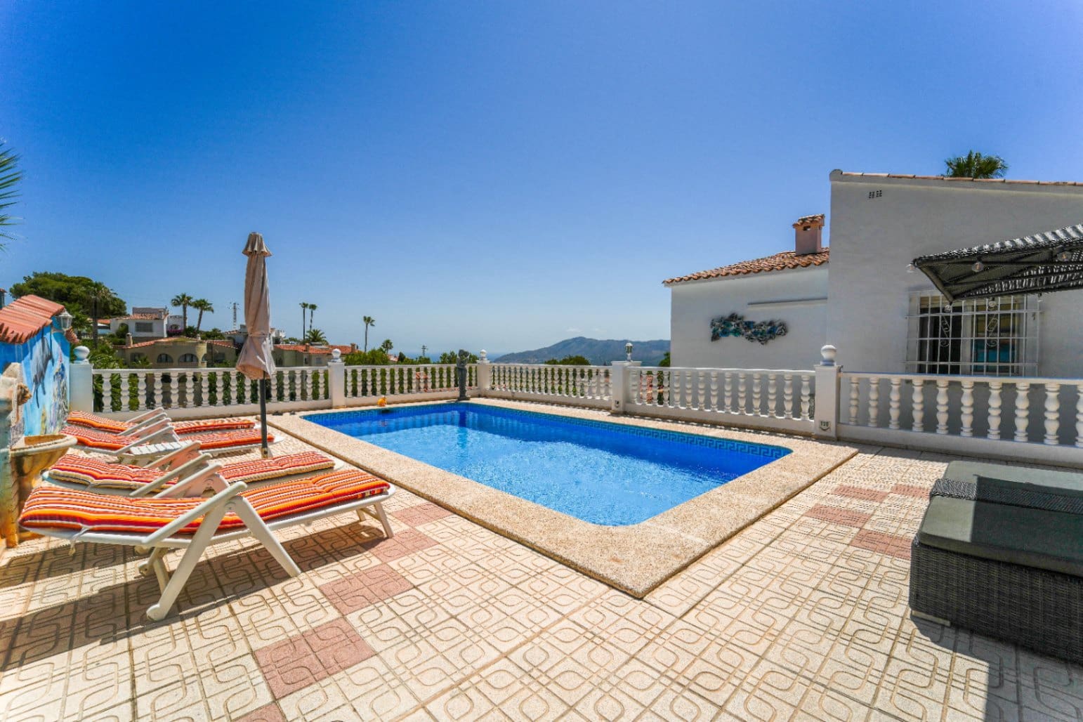 5 bedroom Villa for sale in La Nucia with pool garage - € 535,000 (Ref: 9941513)