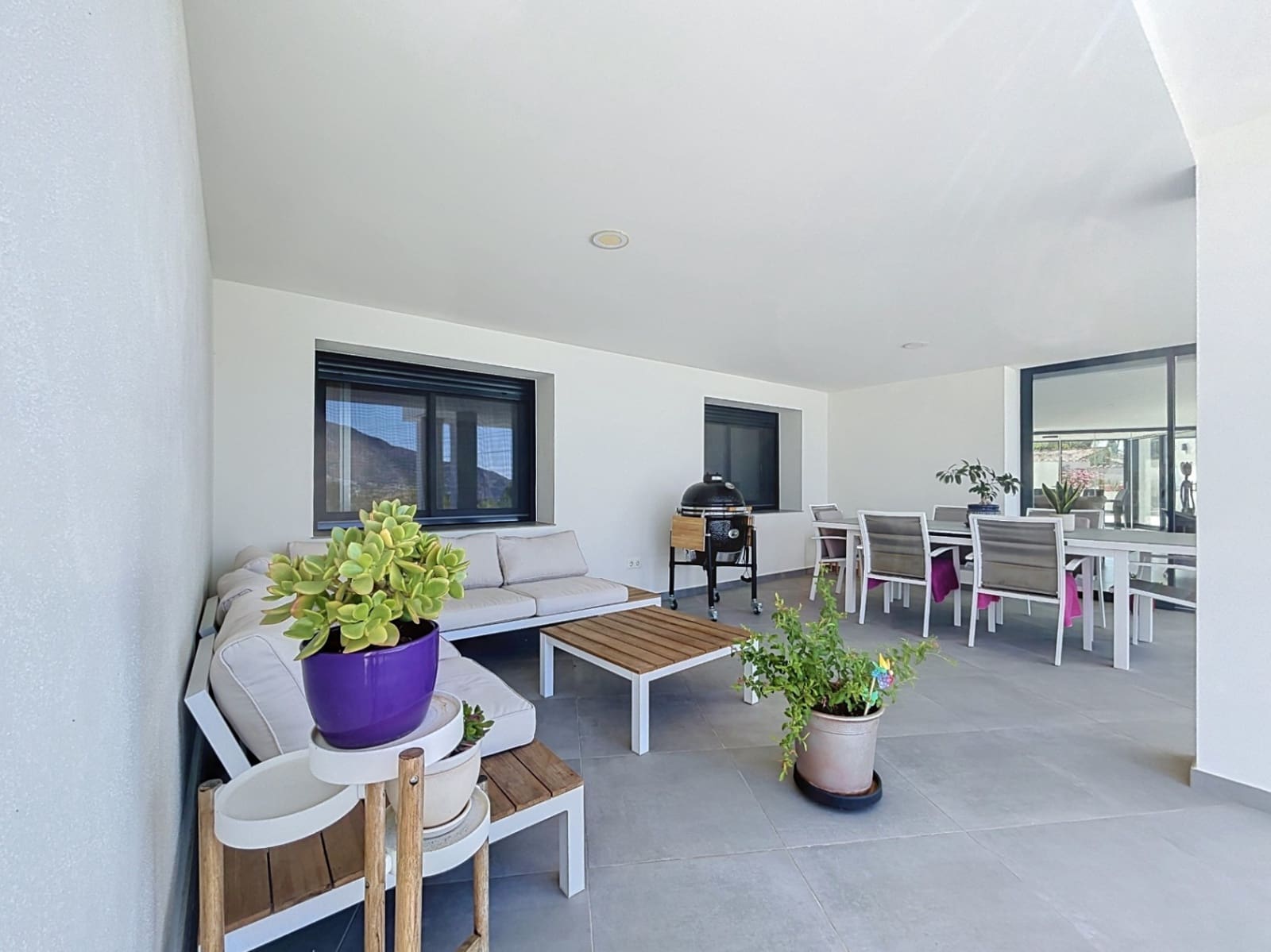 5 bedroom Villa for sale in Altea with pool garage - € 2,700,000 (Ref: 9956583)