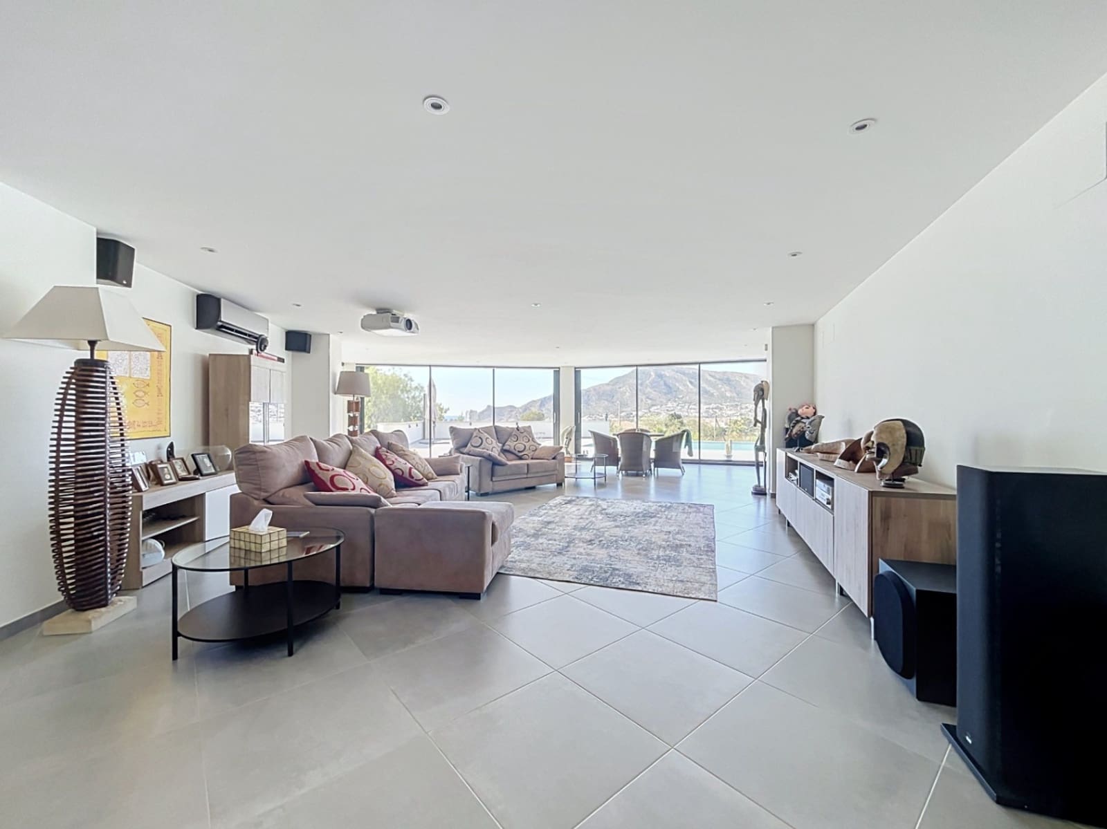 5 bedroom Villa for sale in Altea with pool garage - € 2,700,000 (Ref: 9956583)