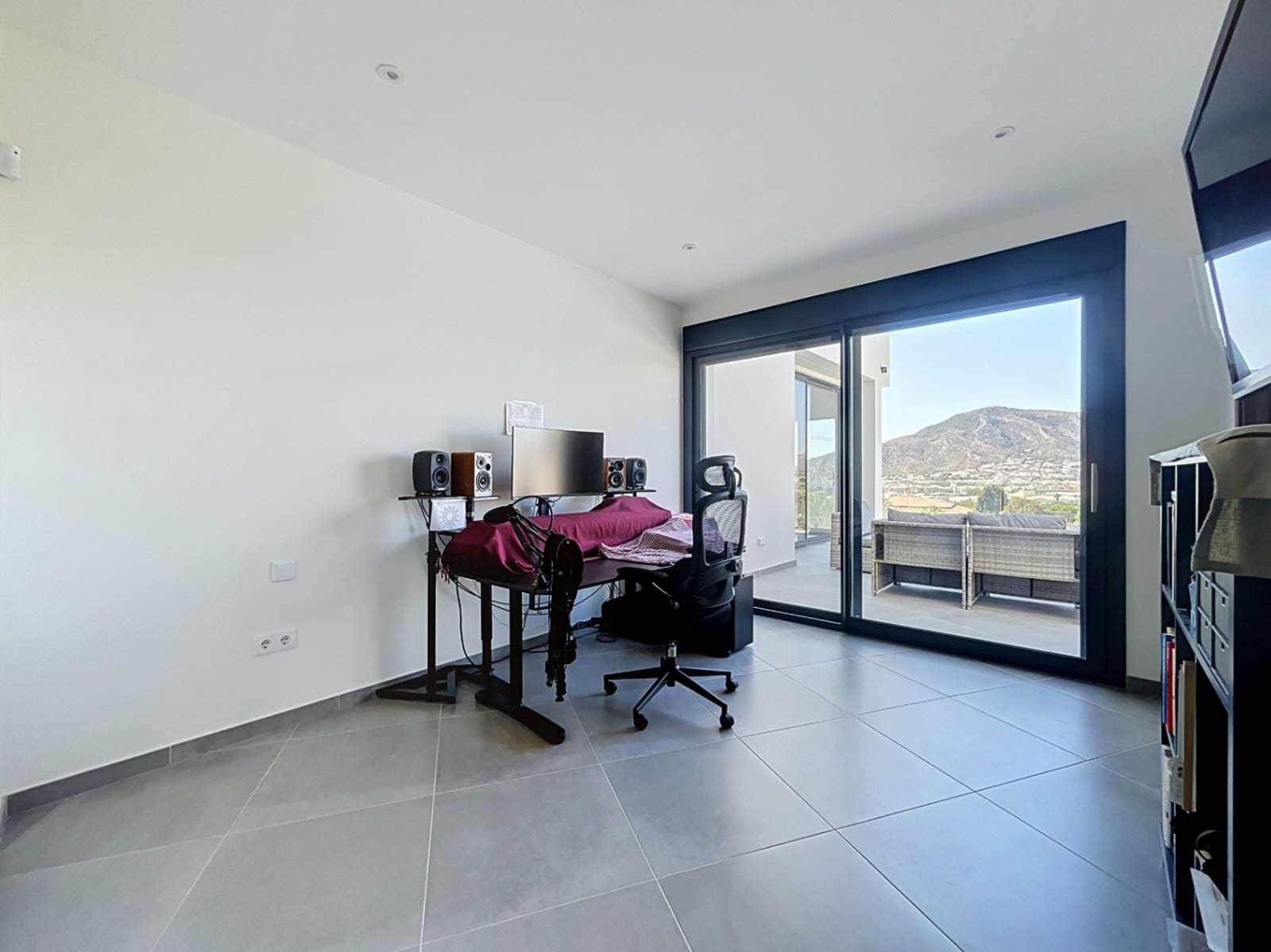 5 bedroom Villa for sale in Altea with pool garage - € 2,700,000 (Ref: 9956583)