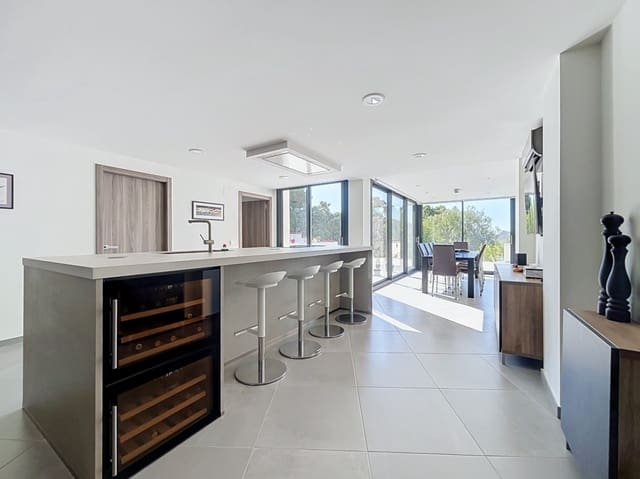 5 soveværelse Villa til salg i Altea med swimmingpool garage - € 2.700.000 (Ref: 9956583)