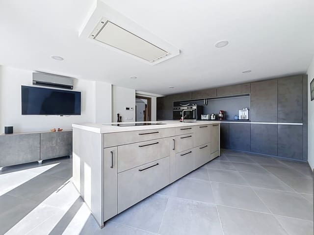 5 soveværelse Villa til salg i Altea med swimmingpool garage - € 2.700.000 (Ref: 9956583)