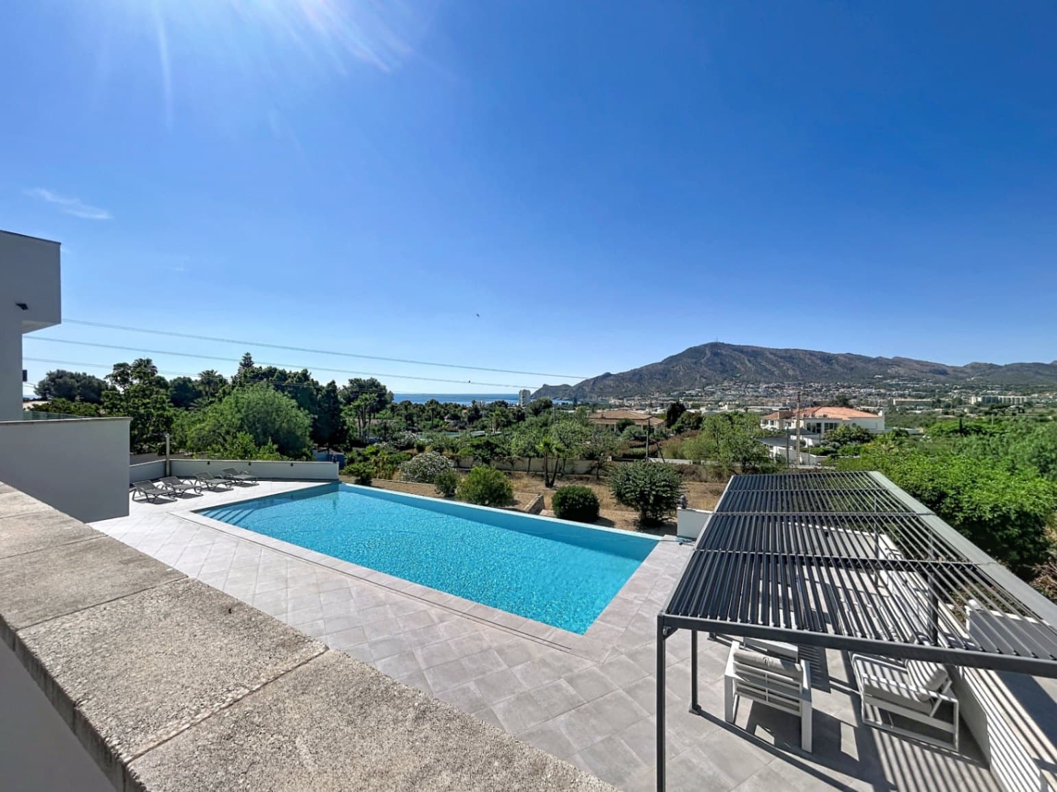 5 bedroom Villa for sale in Altea with pool garage - € 2,700,000 (Ref: 9956583)