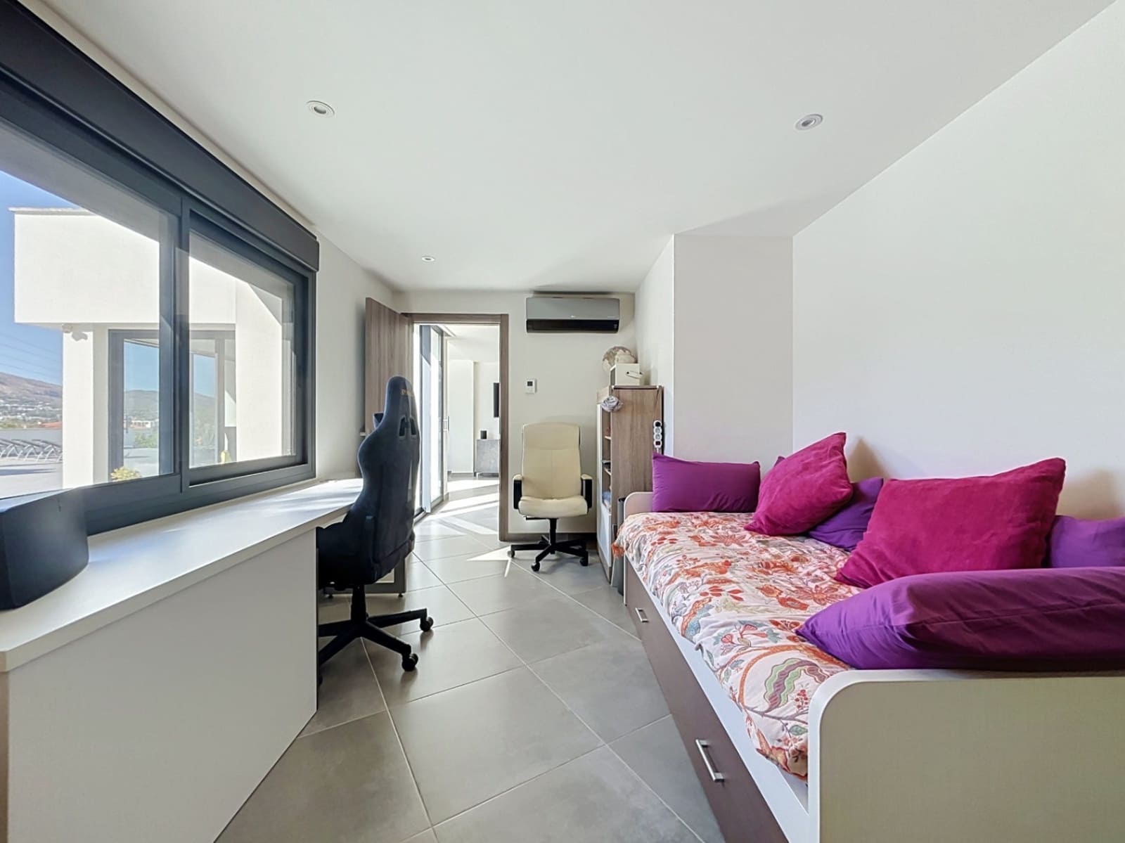 5 bedroom Villa for sale in Altea with pool garage - € 2,700,000 (Ref: 9956583)
