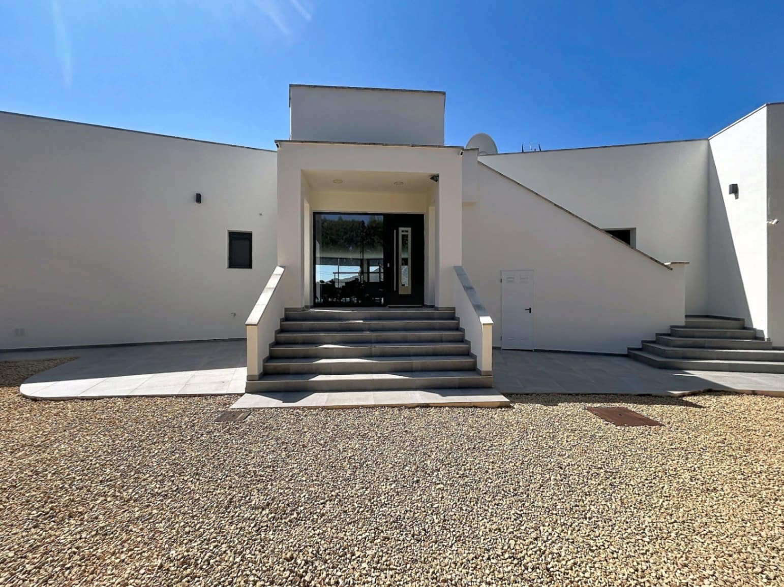 5 bedroom Villa for sale in Altea with pool garage - € 2,700,000 (Ref: 9956583)