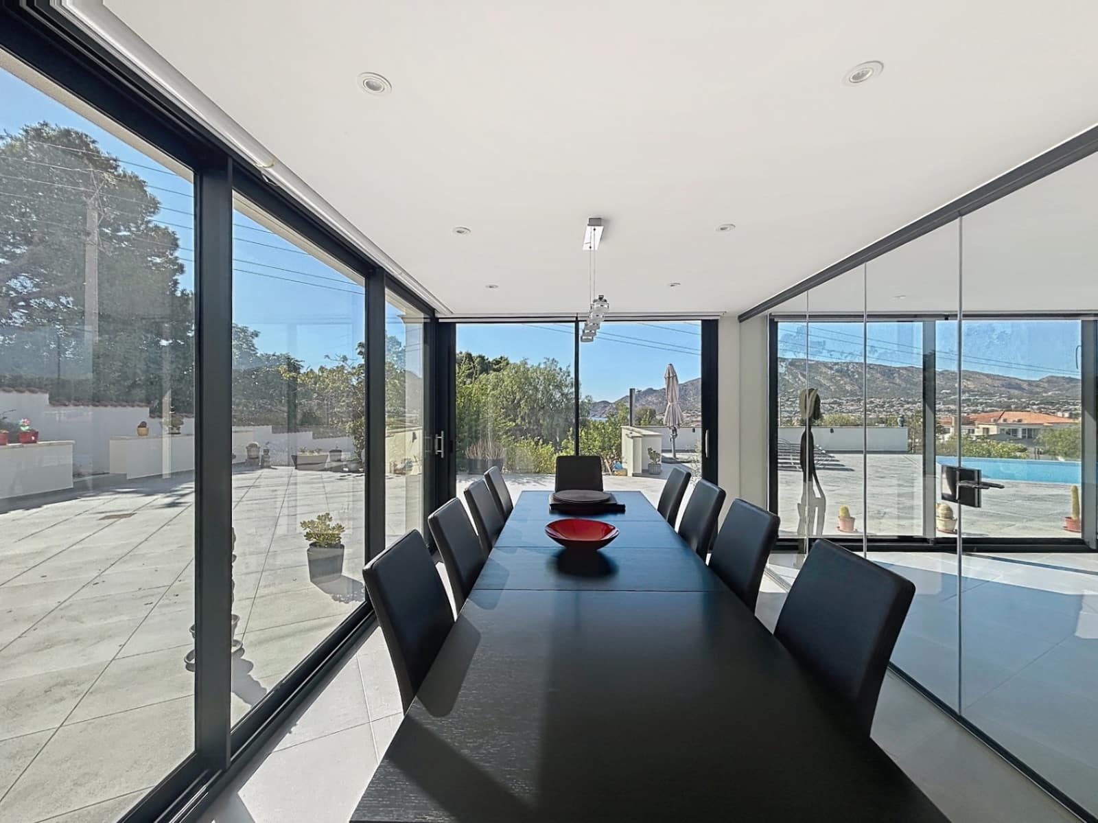 5 bedroom Villa for sale in Altea with pool garage - € 2,700,000 (Ref: 9956583)