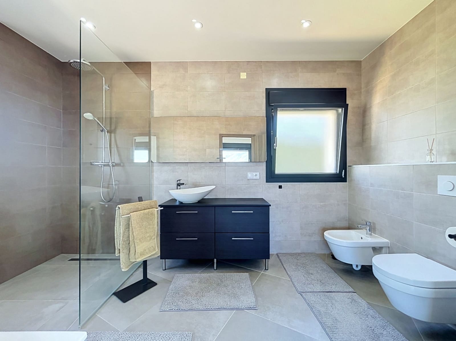 5 bedroom Villa for sale in Altea with pool garage - € 2,700,000 (Ref: 9956583)