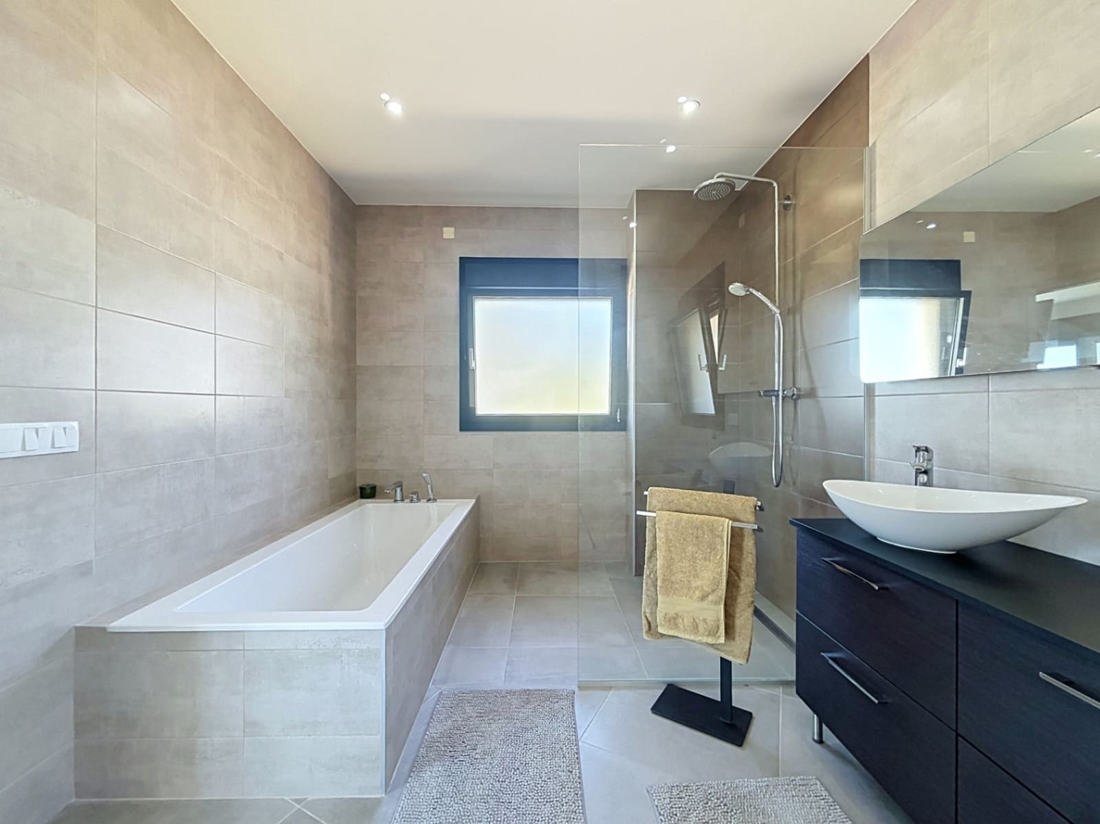 5 bedroom Villa for sale in Altea with pool garage - € 2,700,000 (Ref: 9956583)