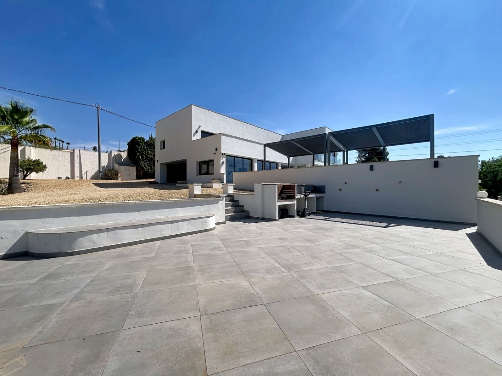 5 bedroom Villa for sale in Altea with pool garage - € 2,700,000 (Ref: 9956583)